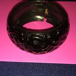 Black retro clip braclet